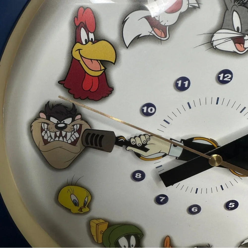 Vintage Looney Tunes Wall Clock Warner Bros Cartoon Character Retro Decor (work)